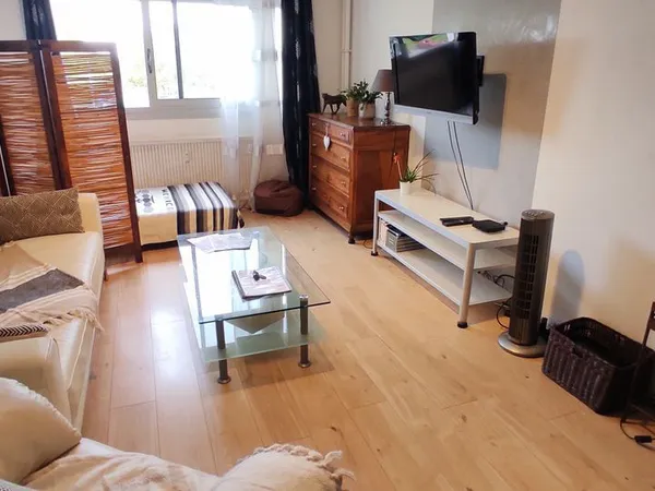 T3 meublé 70m² - Parking, ascenseur - Gare 5min, Lyon 20min