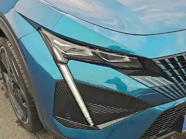 Peugeot 408 phev 225 e-eat8 — photo 16