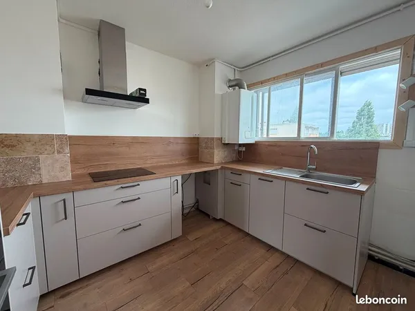 Appartement 6 pièces 77 m²