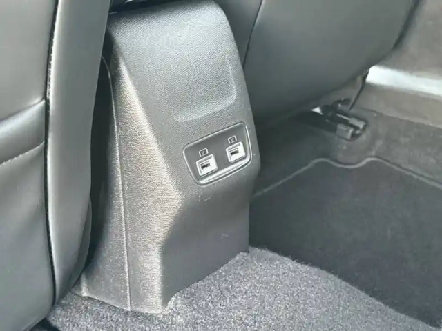 Peugeot 2008 electrique 136 ch — photo 22
