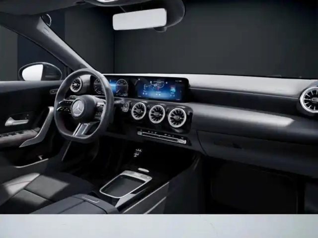 Mercedes Classe A 200 amg line — photo 11