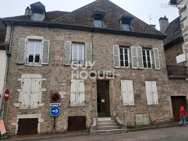 Local professionnel 9 pièces 220 m²