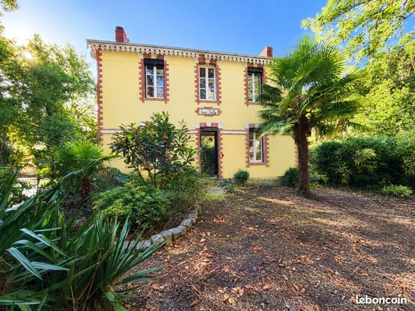Villa 7 pièces 200 m²