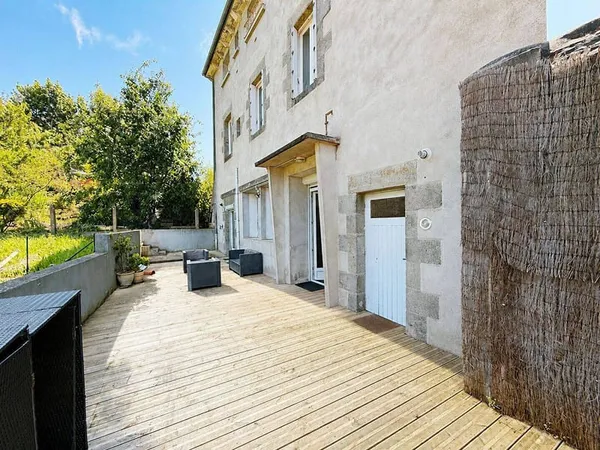 Maison 9 pièces 218 m²