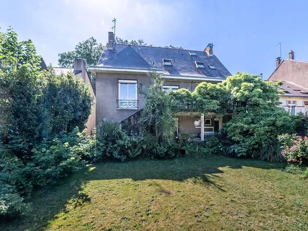 Maison 9 pièces 200 m²