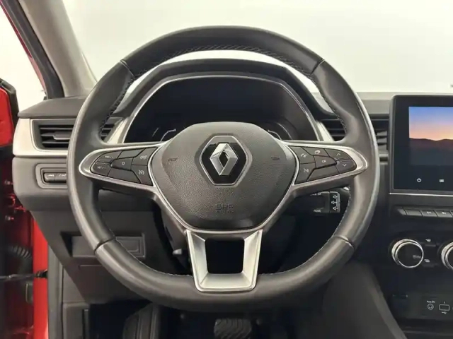 Renault Captur e-tech 145 - 21 — photo 24