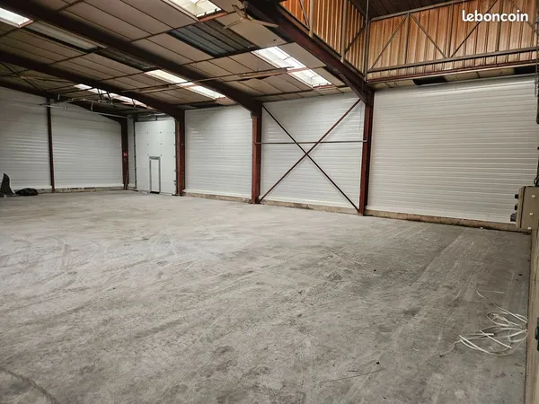 Local d’activité et entrepôt Location Divatte-sur-Loire 500m² 1700€