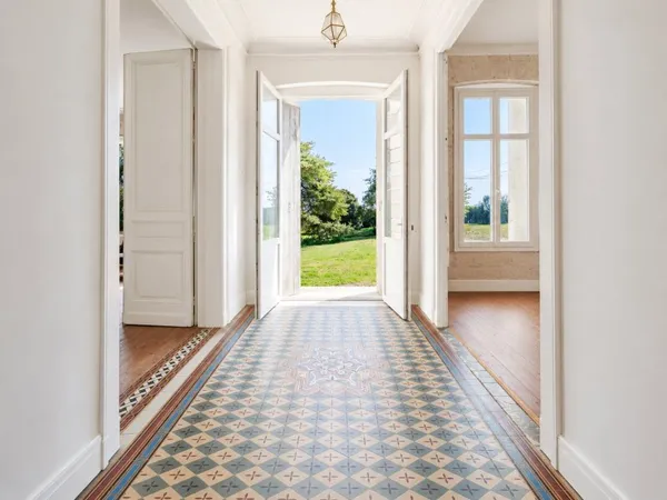 Maison 27 pièces 670 m²