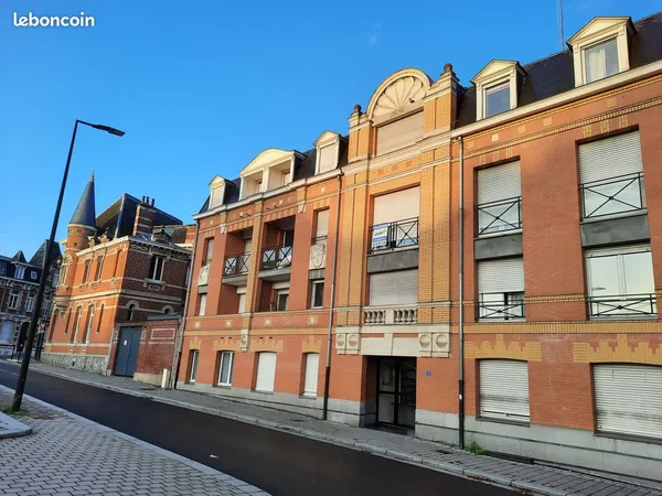 Studio avec balcon-Valenciennes centre