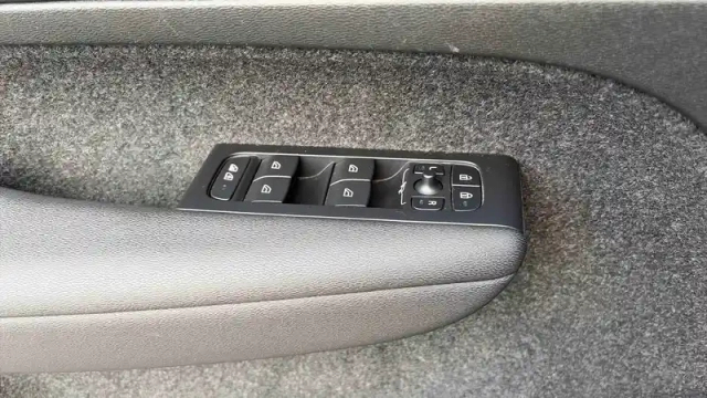 Volvo Xc40 t4 recharge 129+82 ch dct7 — photo 22