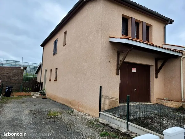 Maison avec petit jardin
