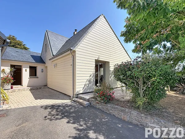 Maison 135m² F6 à vendre à Saint Pair sur Mer - Hangar 80m². terrain 900m²