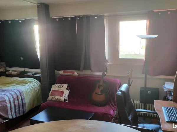 Studio 25 m² - Etage 1/4