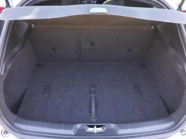 Volvo V40 t2 122ch signature edition geartronic — photo 18