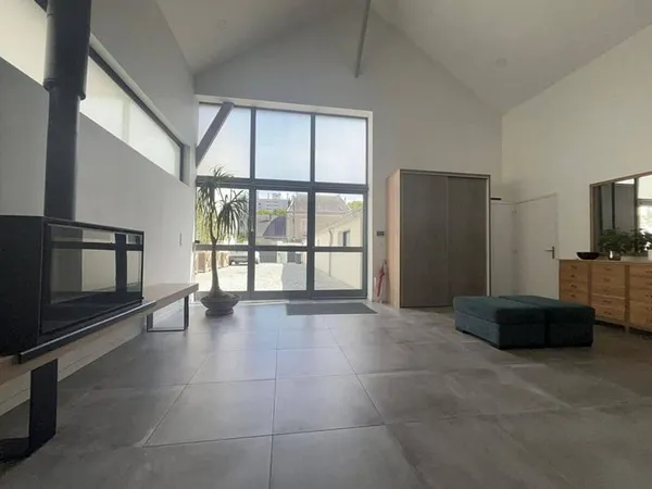 Maison 10 pièces 370 m²
