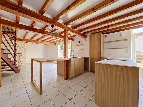 Maison rénovée 2 chambres et 1 bureau - 82m² - LANDEMONT