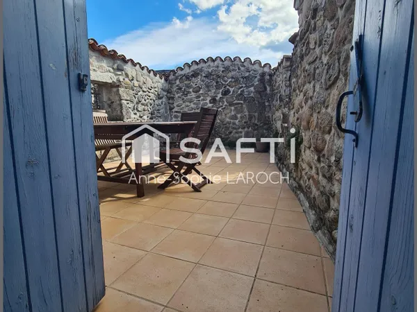 Maison de village atypique