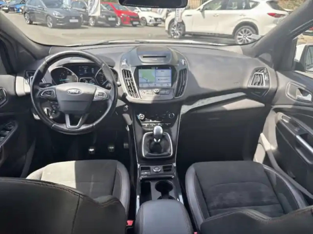 Ford Kuga 2.0 tdci 150ch stop&amp;start st-line 4x2 — photo 3