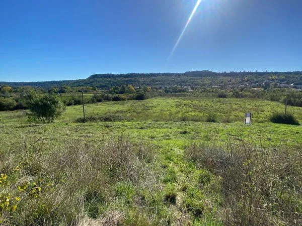 Terrain constructible viabilisé 1200 m2