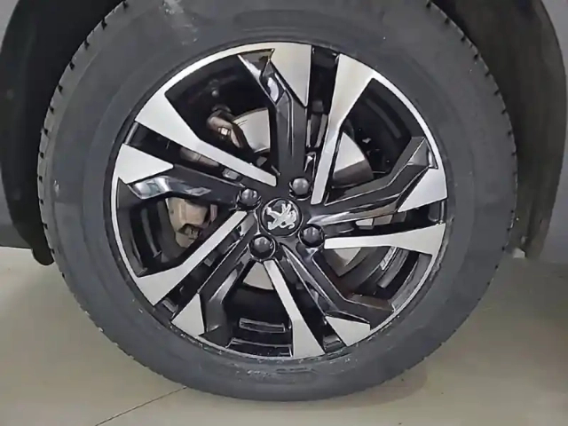 Peugeot 2008 bluehdi 130 s&amp;s eat8 — photo 38