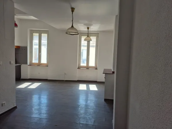 NARBONNE QUARTIER EDF : grand appartement avec terrasse