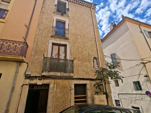 Immeuble de 117 M2 9 studios