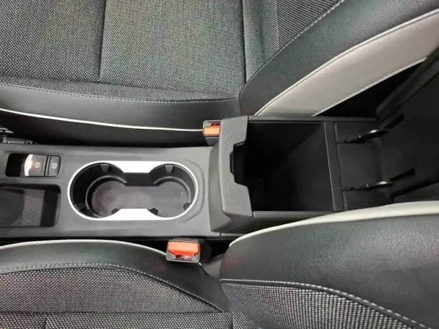 Renault Captur e-tech plug-in 160 — photo 24