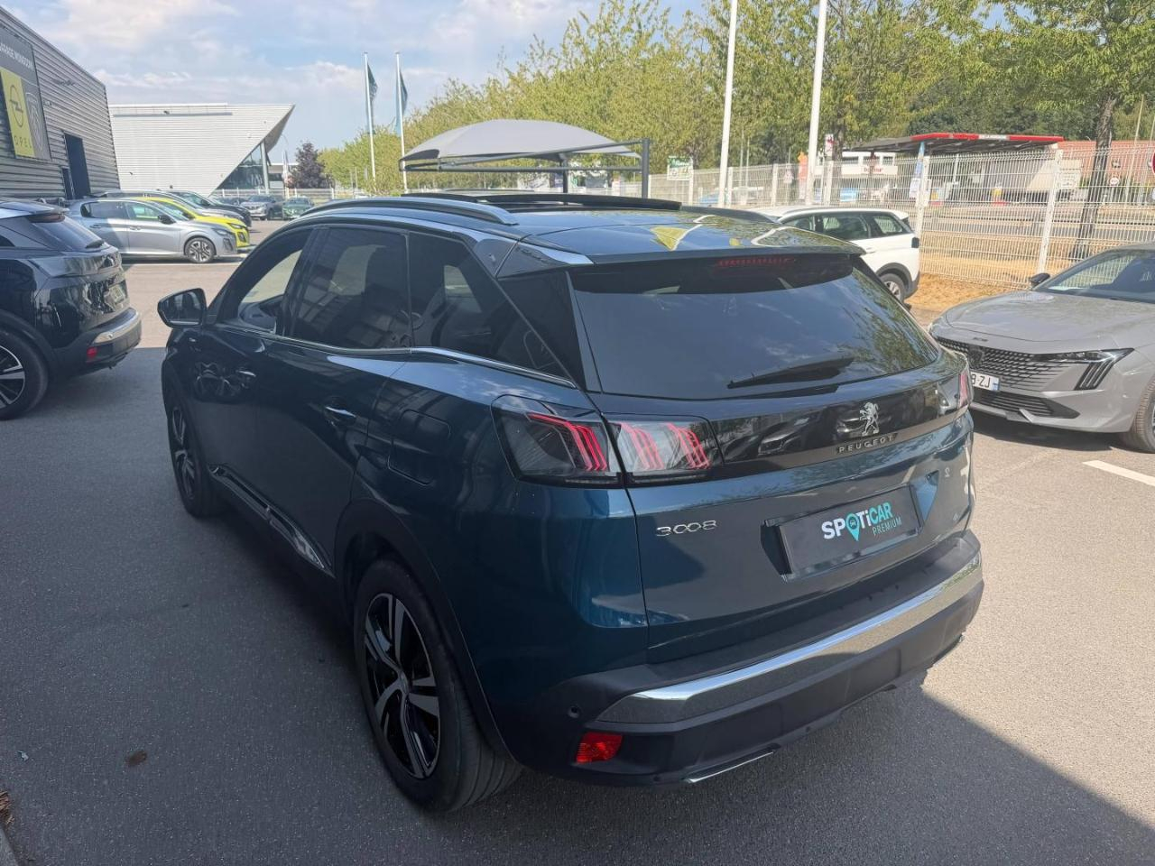 Peugeot 3008 plug-in hybrid 225ch gt e-eat8 — photo 4