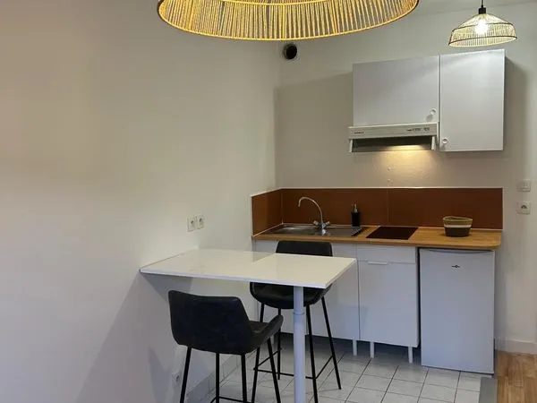 Studio de 21 m² entièrement rénové, situé en hyper-centre de Rennes