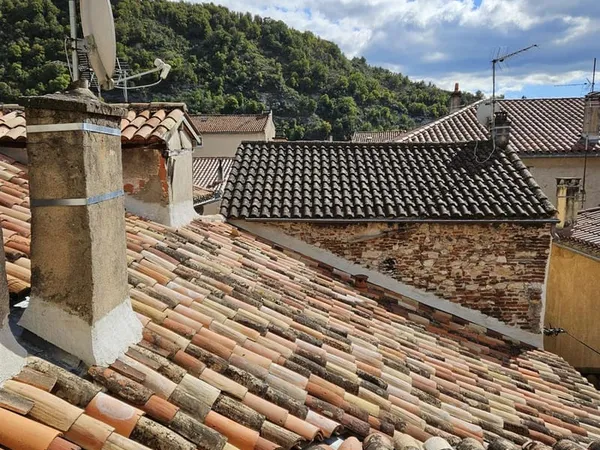 Ravissant Petit Immeuble En Briquette A Restaurer Dans Quartier Historique
