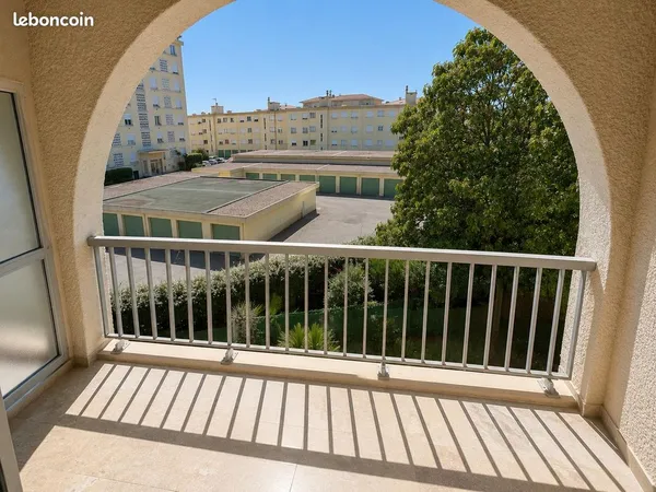 97000-STUDIO 17m2-10mn à pied de la mer