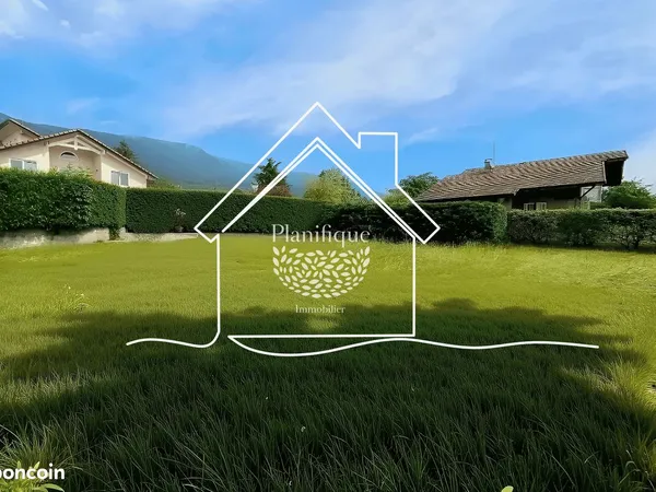 Terrain 550 m²