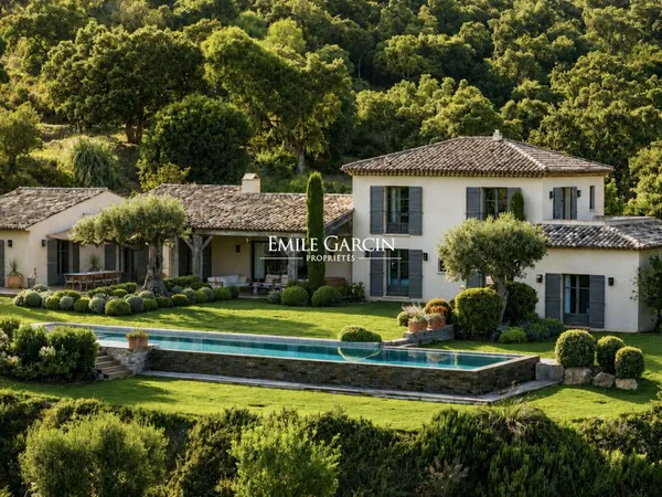 Propriété à la location - Ramatuelle - Vue mer