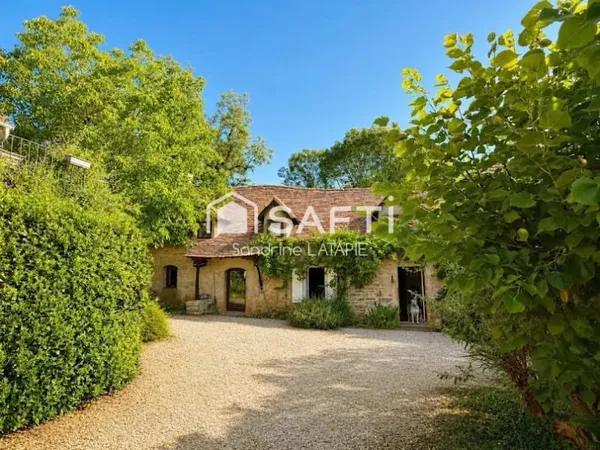 Maison 11 pièces 260 m²