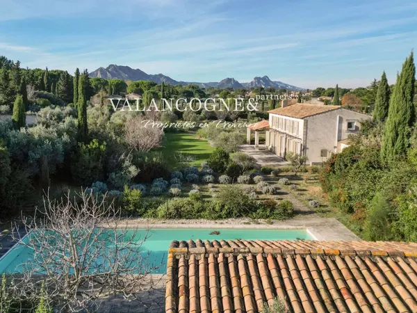 Maison 7 pièces 326 m²