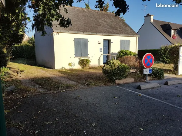 Local professionel et non commercial Baden centre