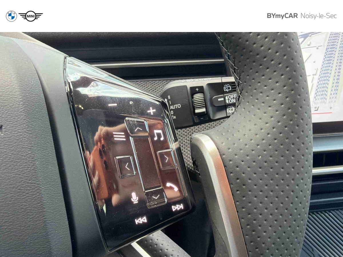BMW iX3 50 xDrive — photo 20