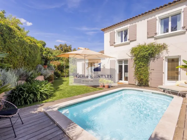 EN EXCLUSIVITÉ: Maison 4 chambres, à pied du village, résidence