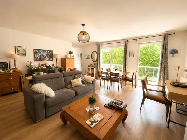 Vends appartement rénové traversant