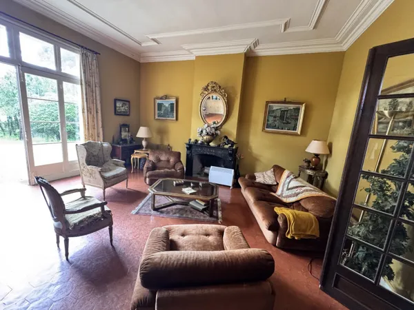 Maison 8 pièces 244 m²
