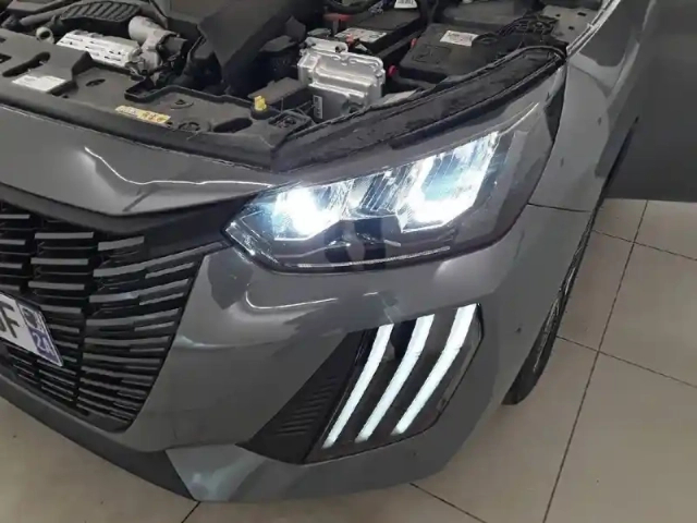 Peugeot 208 hybrid 110 ch e-dcs6 — photo 38