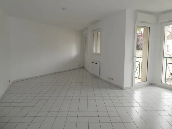 Grand studio vendu occupé en résidence
