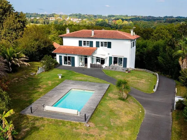 Maison 8 pièces 208 m²