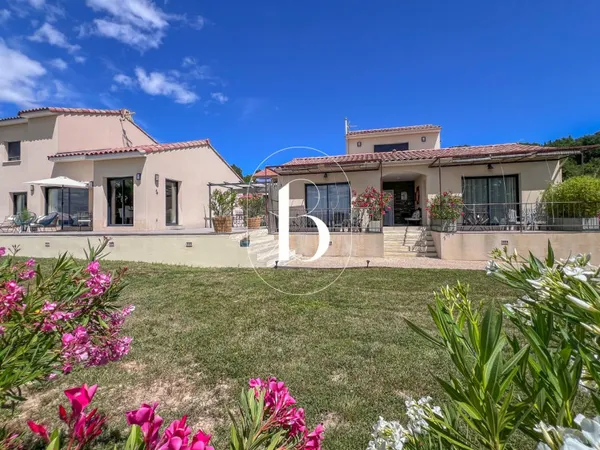 Villa 7 pièces 195 m²