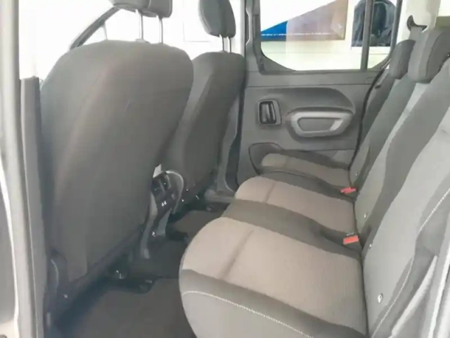 Toyota Proace city verso long 1.5 130 d-4d bva executive rc23 — photo 14