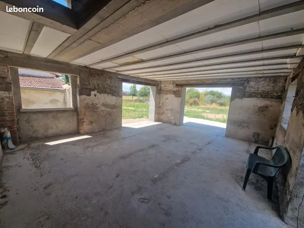 Maison plateau a amenager