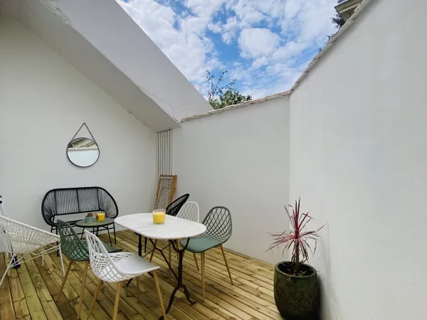 APPARTEMENT T3 RENOVE CAVE TERRASSE GARAGE