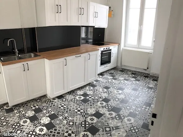 À vendre - Bel appartement 3 pièces rénové