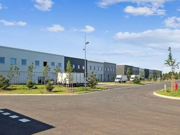 Local d'activité 1146 m²