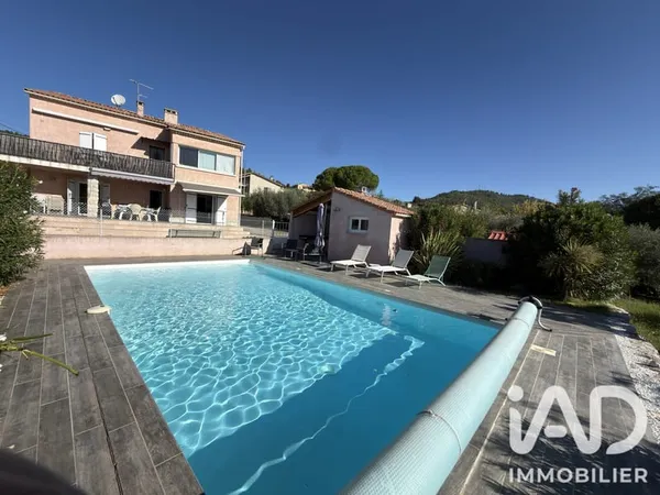 Maison 6 pièces 200 m²
